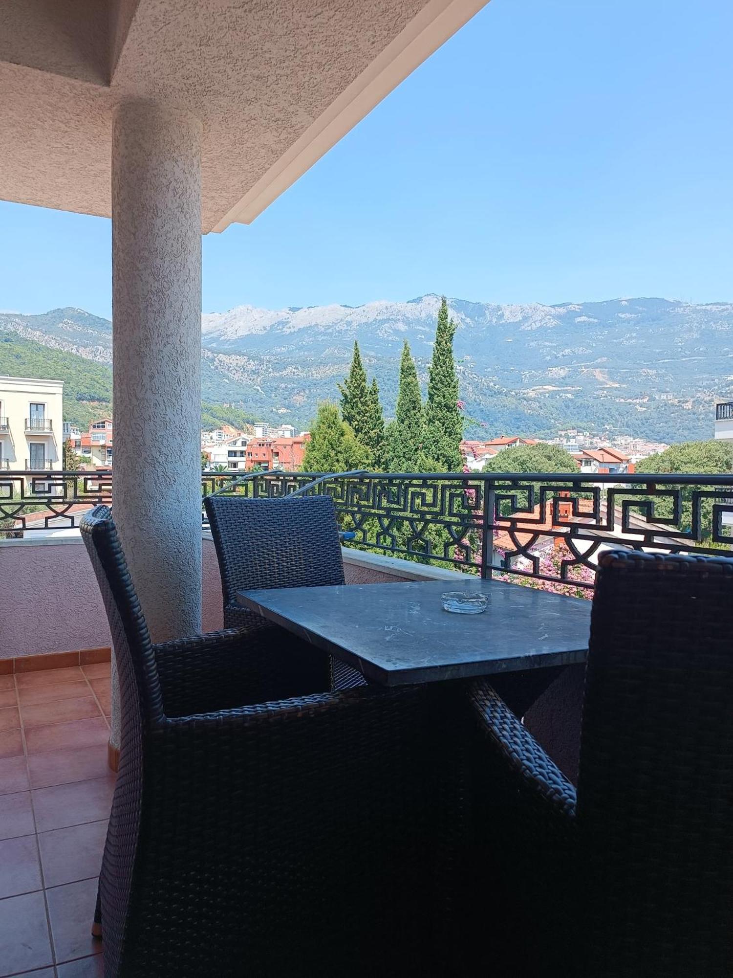 Villa Roselina Budva Phòng bức ảnh
