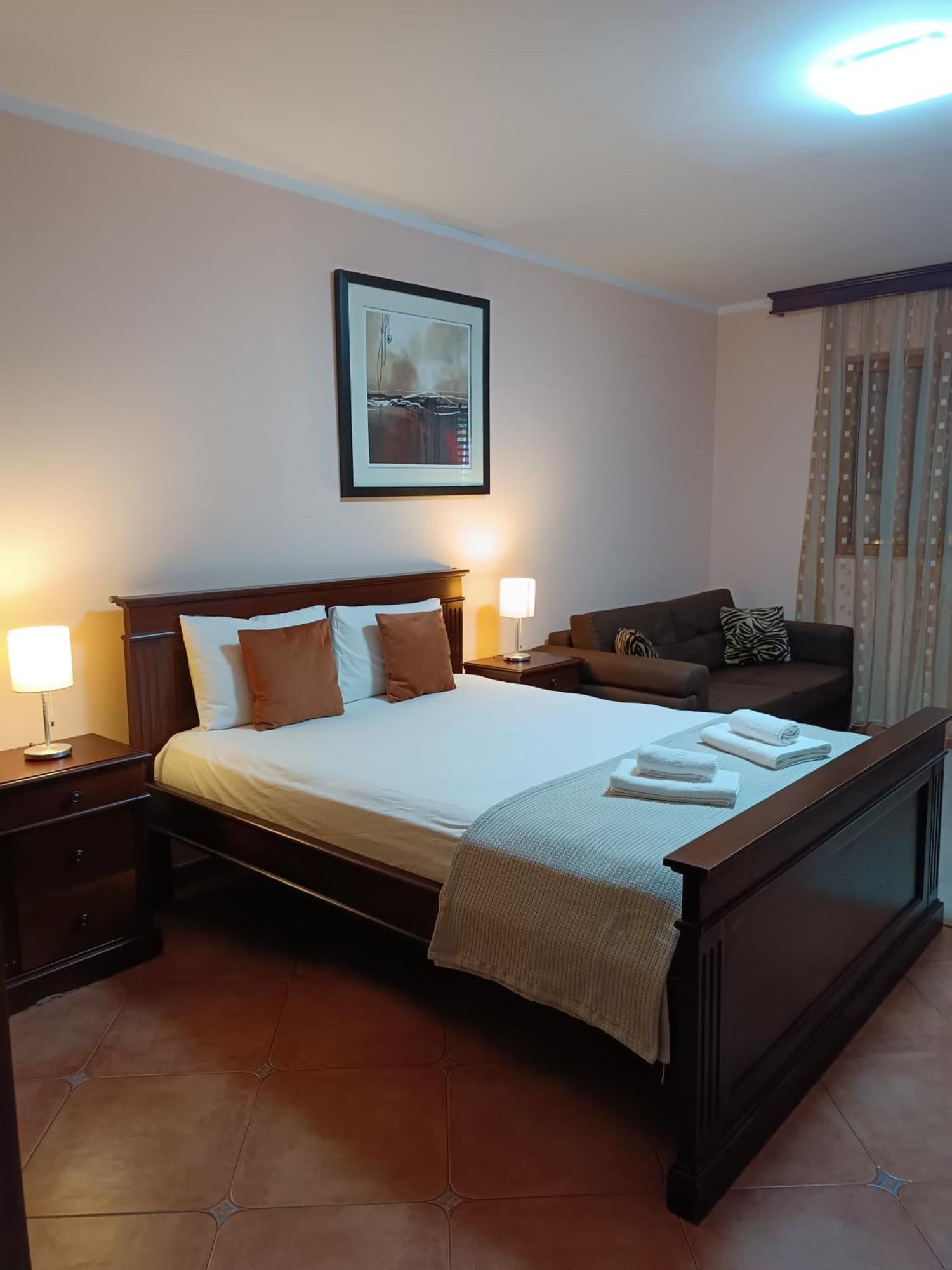 Villa Roselina Budva Phòng bức ảnh