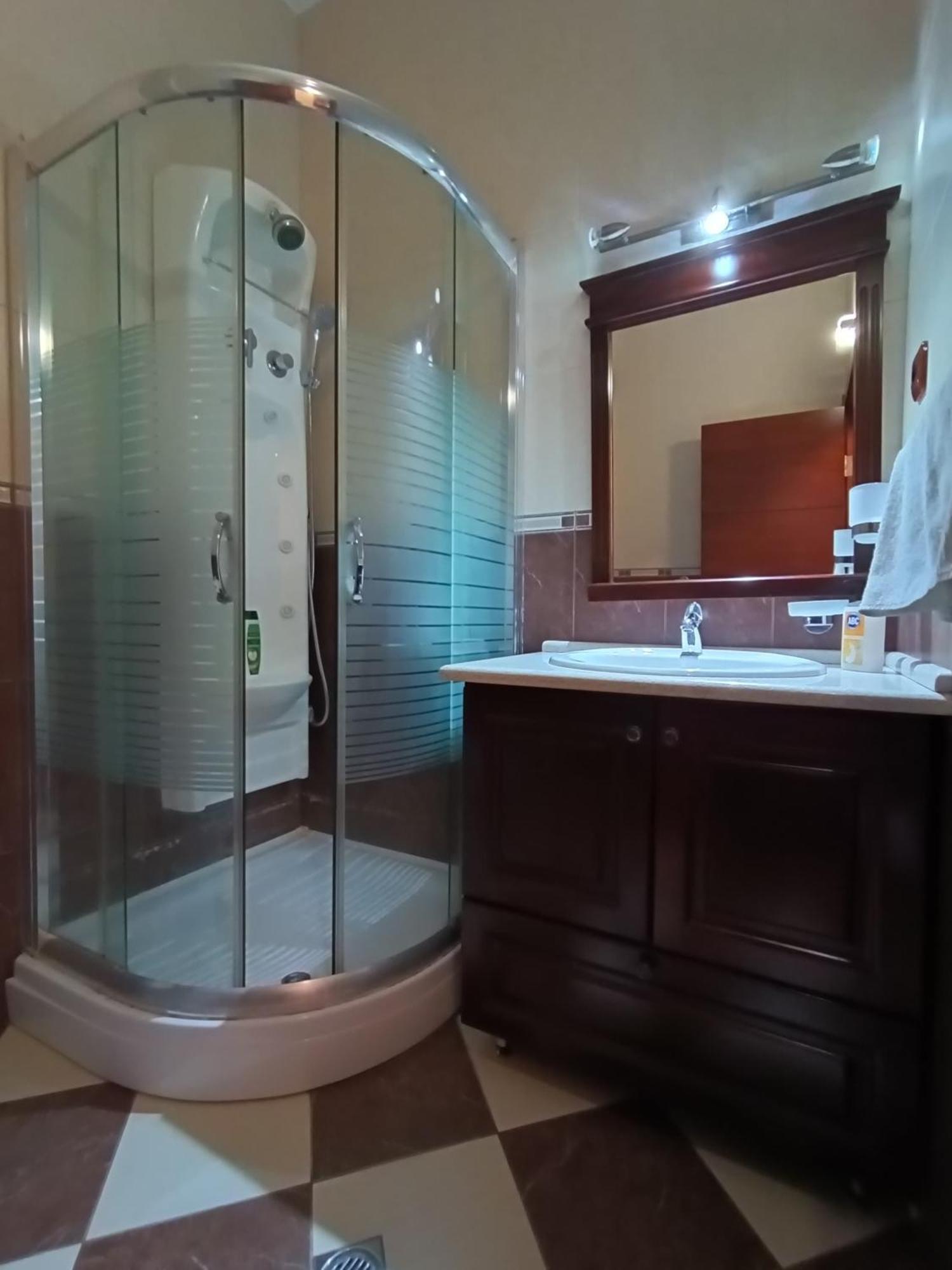 Villa Roselina Budva Phòng bức ảnh