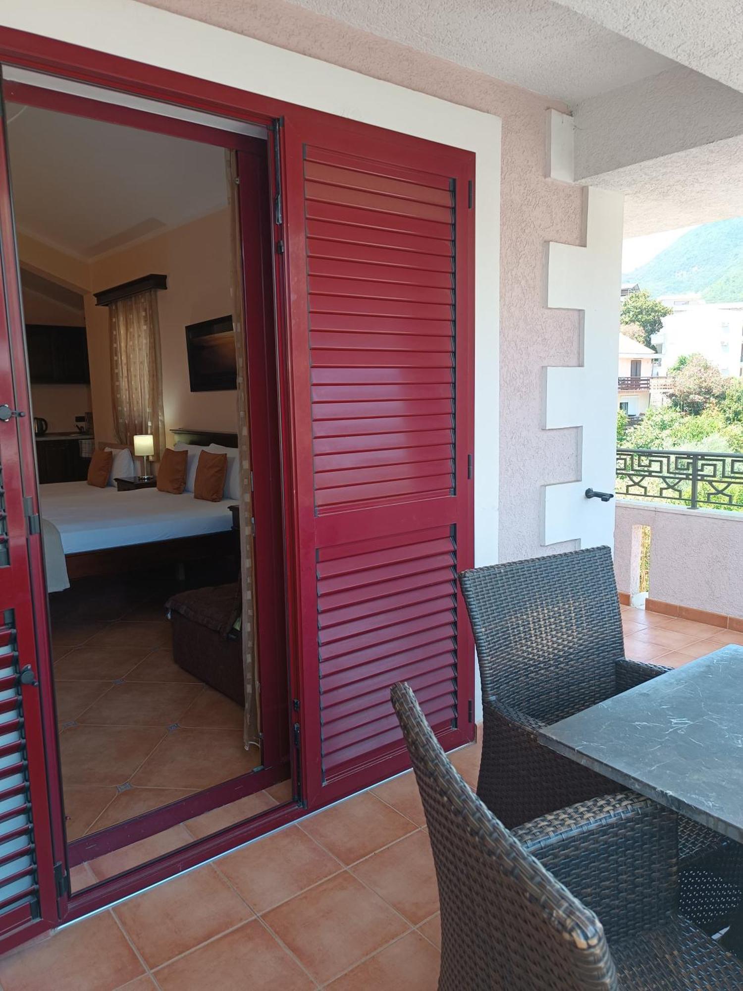 Villa Roselina Budva Phòng bức ảnh