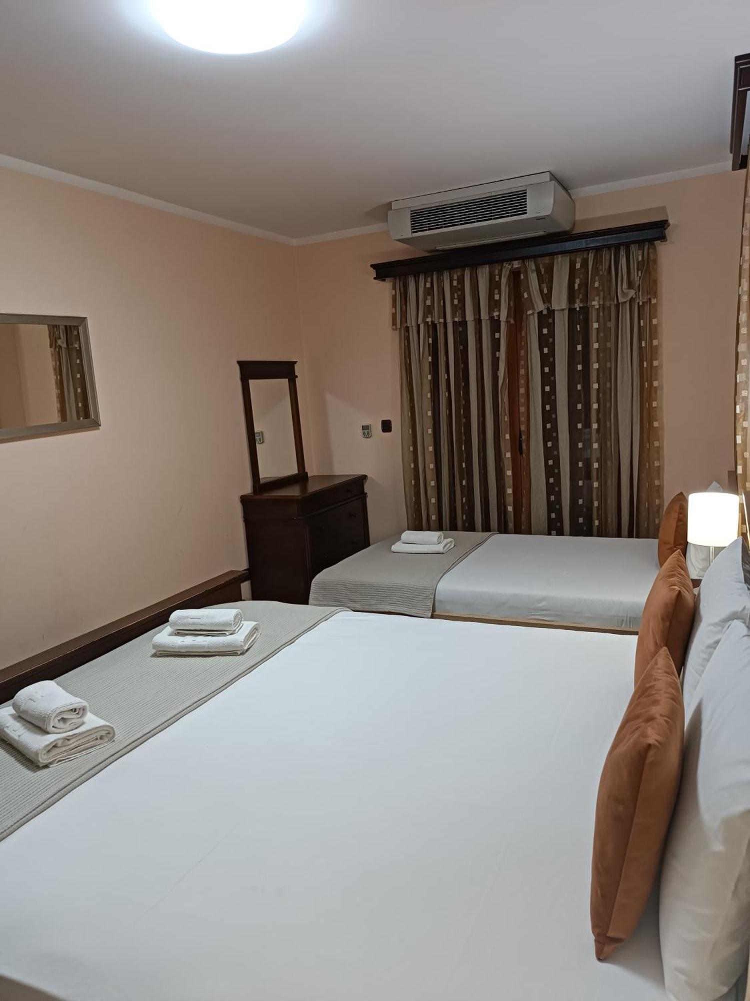 Villa Roselina Budva Phòng bức ảnh